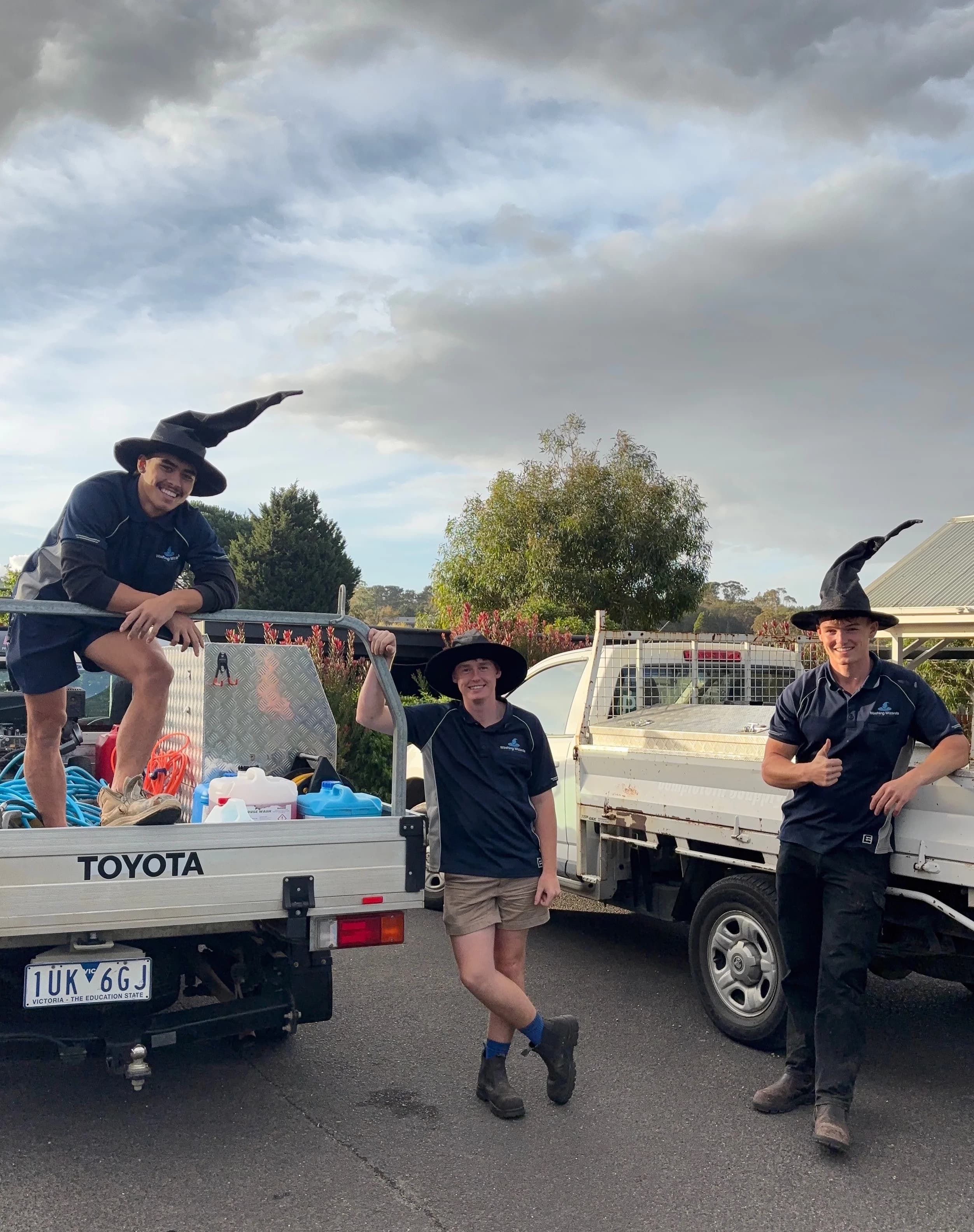 Professional window cleaning and pressure washing team on Mornington Peninsula - Washing Wizards crew ready to serve Mount Eliza, Frankston, and surrounding areas